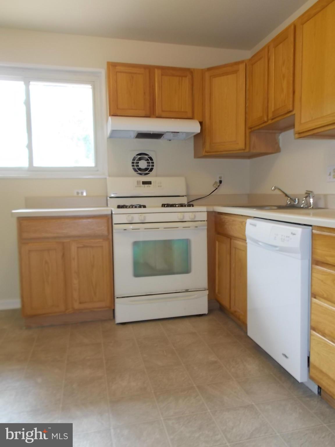 12713 Littleton Street Silver Spring, MD 20906 - Photo 24 of 29 Kitchen