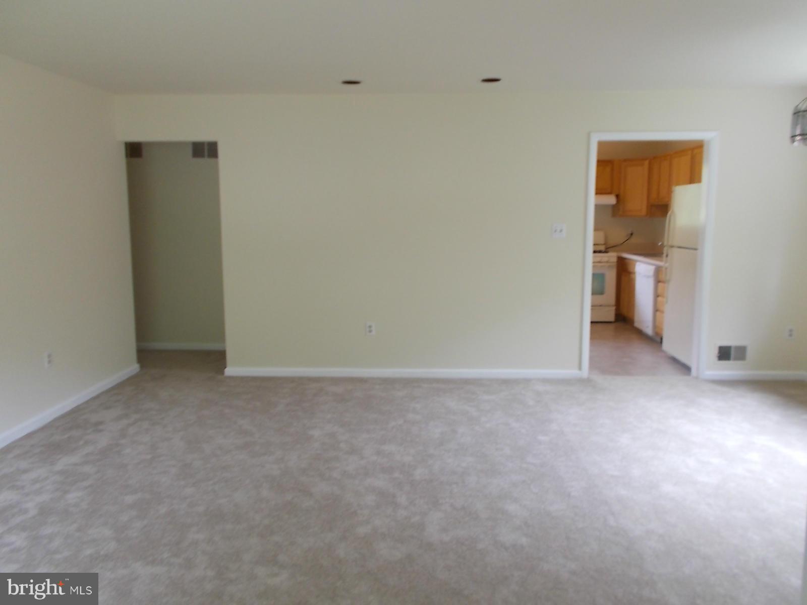 12713 Littleton Street Silver Spring, MD 20906 - Photo 9 of 29 Living Room