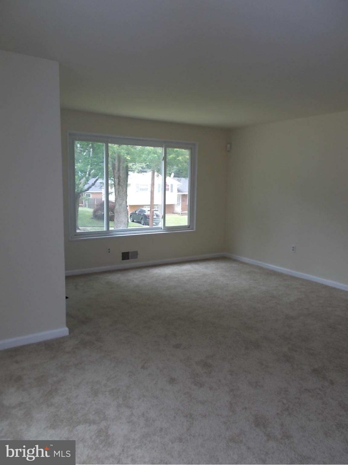 12713 Littleton Street Silver Spring, MD 20906 - Photo 10 of 29 Living Room