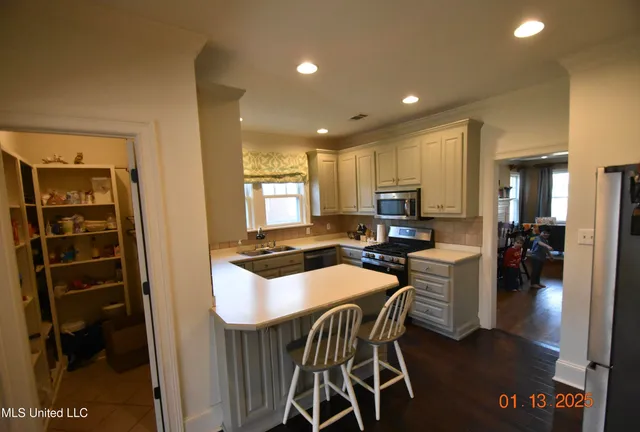 $285,000 | 208 East Adams Avenue, Greenwood, MS 38930