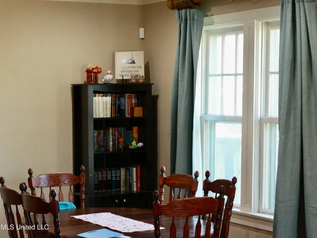 $285,000 | 208 East Adams Avenue, Greenwood, MS 38930