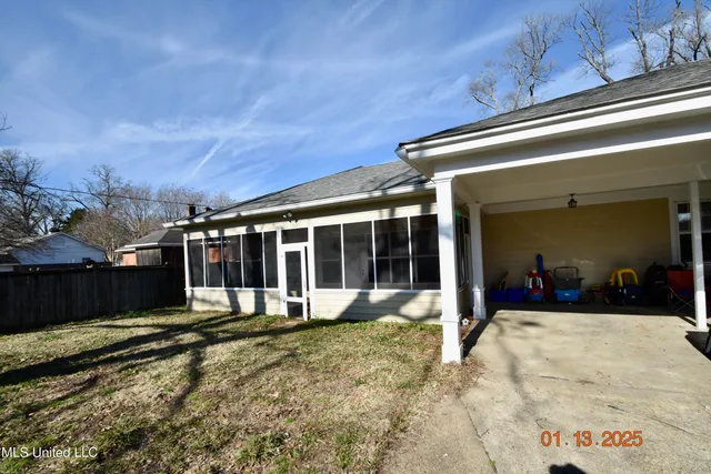 $285,000 | 208 East Adams Avenue, Greenwood, MS 38930