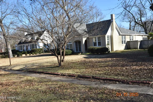 $285,000 | 208 East Adams Avenue, Greenwood, MS 38930