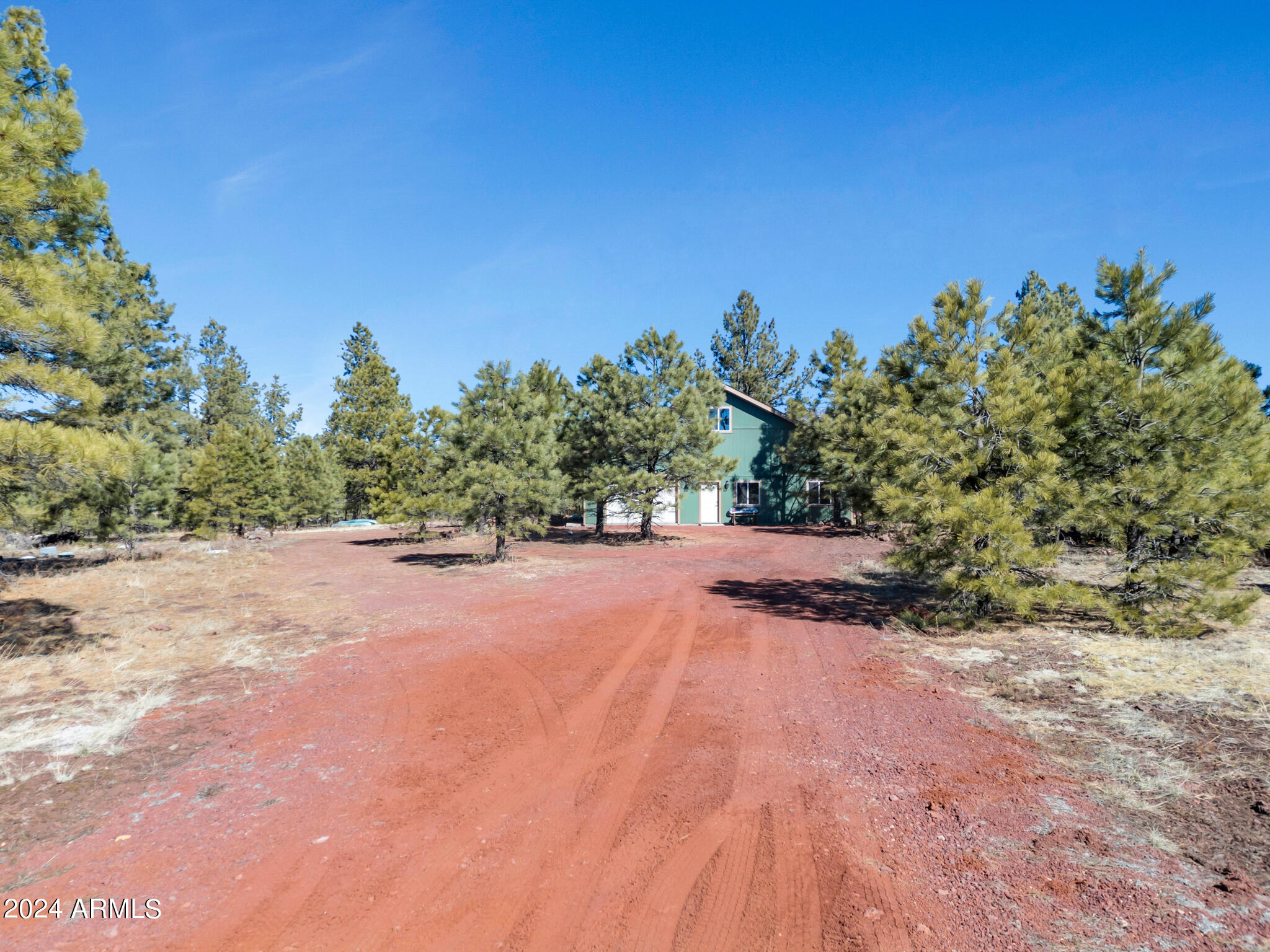 8688 Pittman Valley Road Williams, AZ 86046 - Photo 8 of 31 drivway