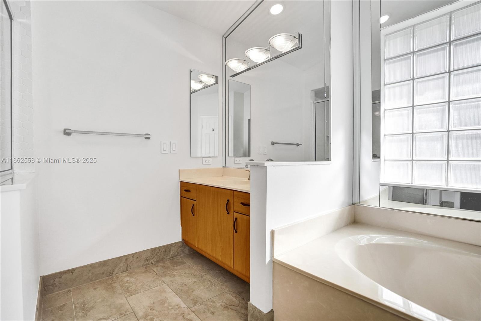 6450 Brava Way Boca Raton, FL 33433 - Photo 33 of 80