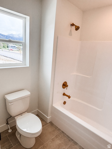 1204 West 575 South Logan, UT 84321 - Photo 23 of 23 upstairs full bathroom