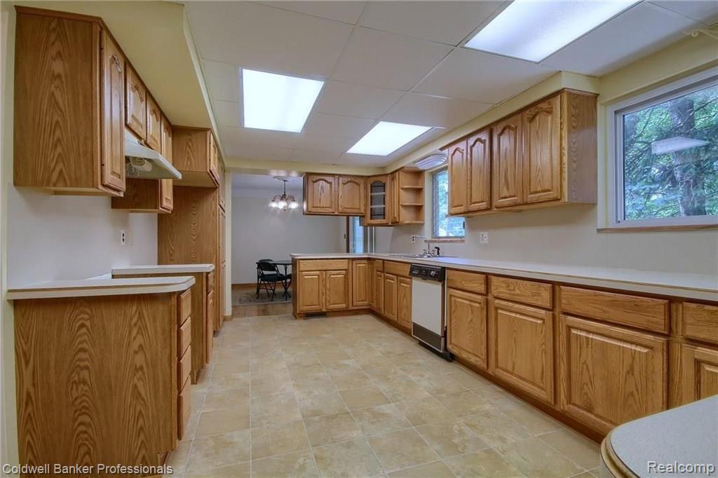 4880 Merriman Road Wayne, MI 48184 - Photo 10 of 32