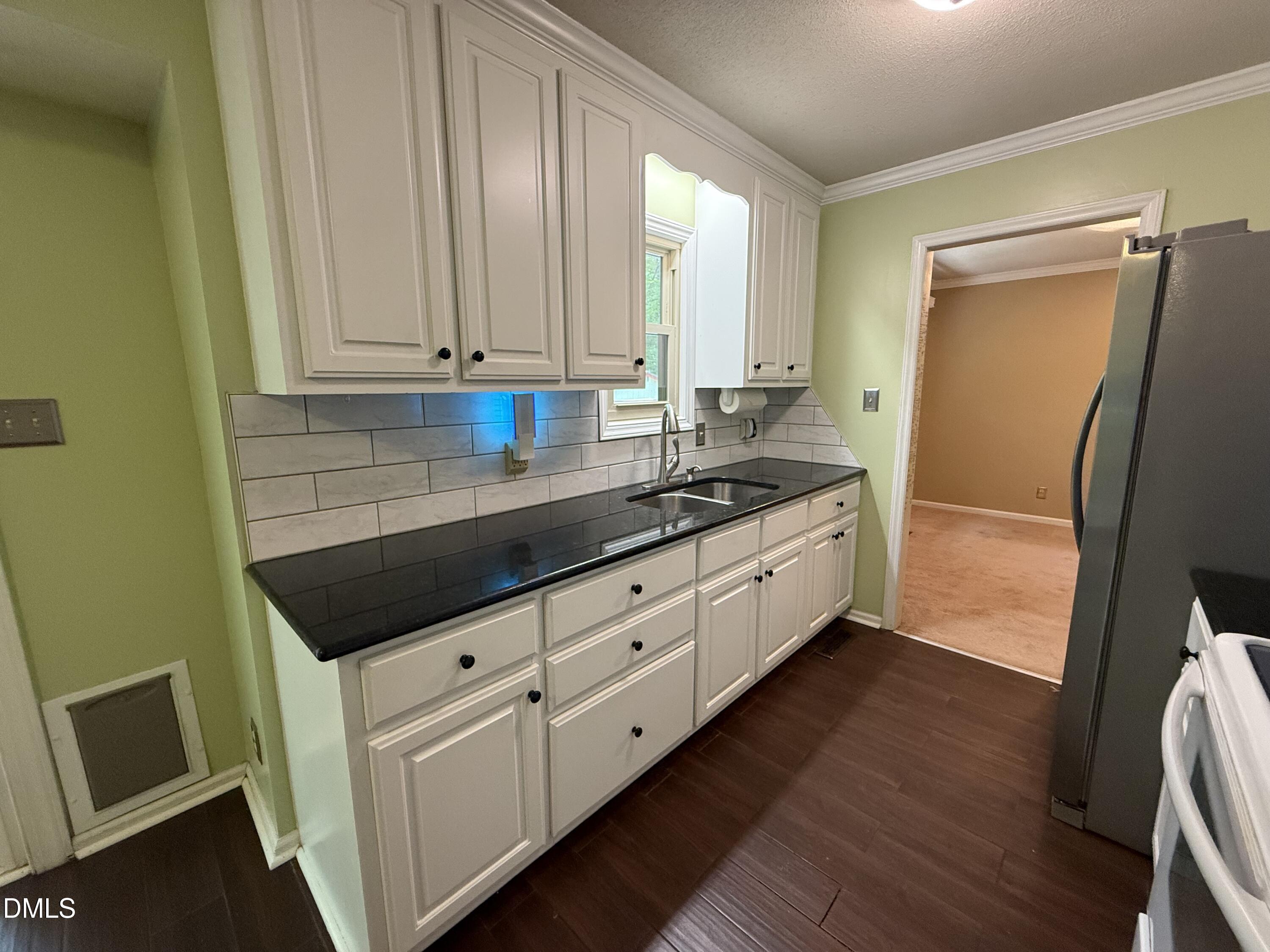 700 Wendy Way Durham, NC 27712 - Photo 16 of 44 Kitchen