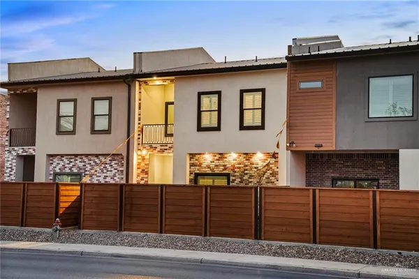 $299,000 | 822 South Bicentennial Boulevard, McAllen, TX 78501