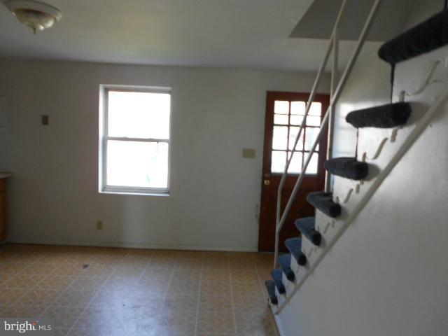 7912 Wynbrook Road Baltimore, MD 21224 - Photo 3 of 19 Kitchen