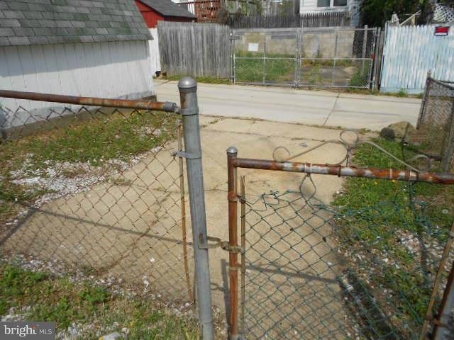 7912 Wynbrook Road Baltimore, MD 21224 - Photo 10 of 19 Exterior (Rear)