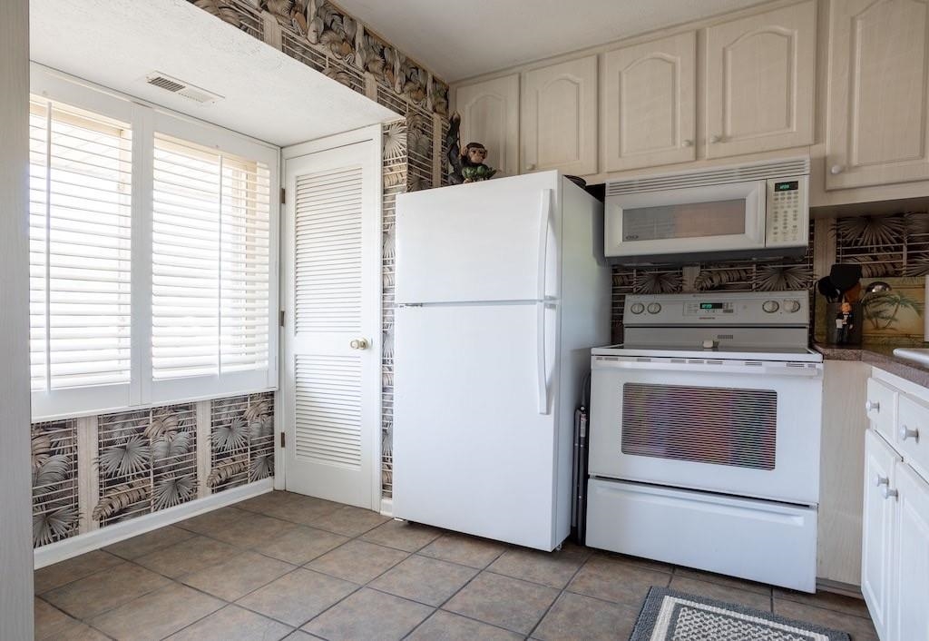 1542 Glenns Bay Road, Unit E5 Surfside Beach, SC 29575 - Photo 11 of 22 Gallery Image 11
