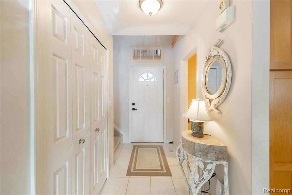 27824 Reo Road Grosse Ile, MI 48138 - Photo 5 of 39 Gallery Image 5