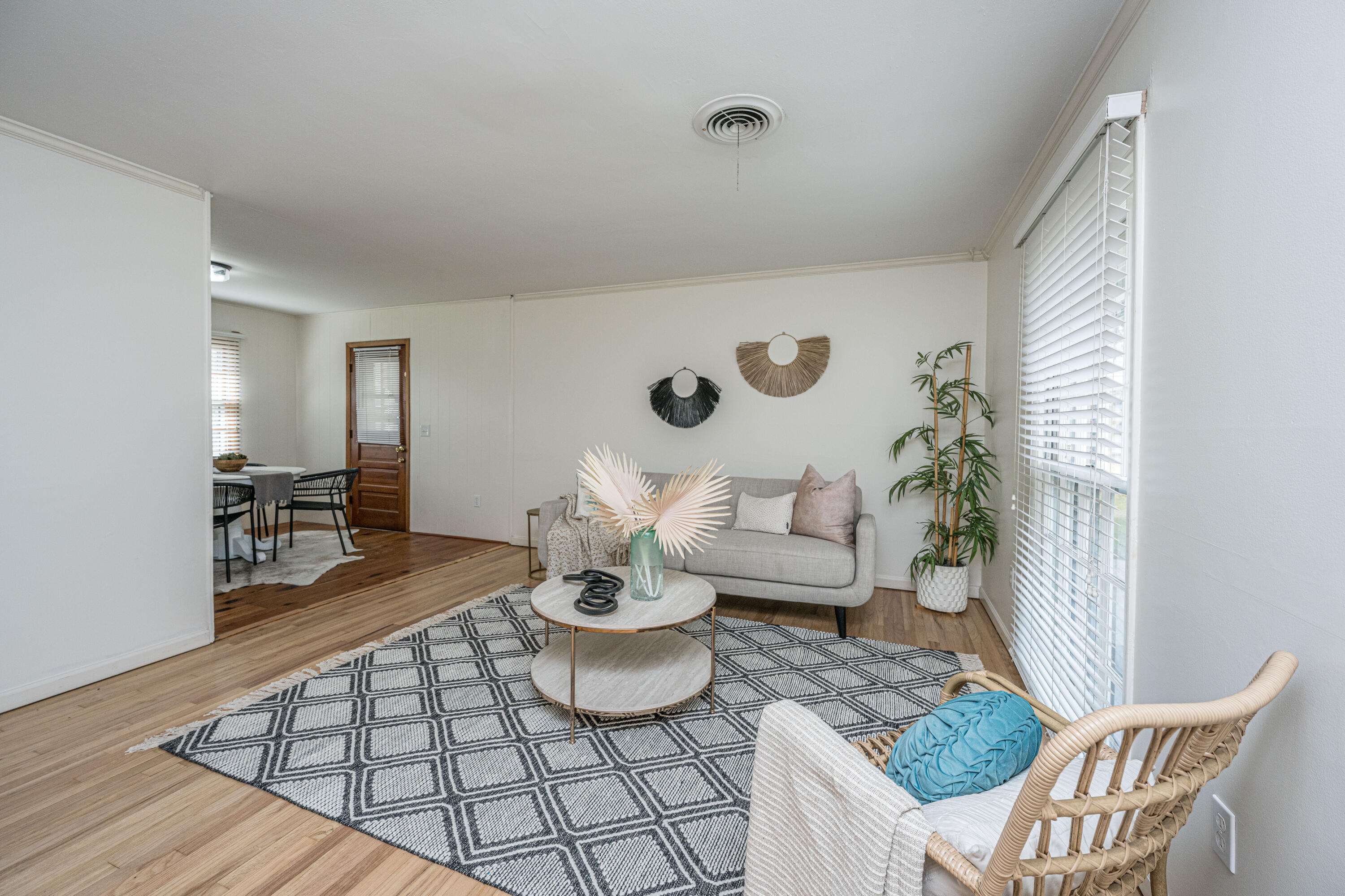 4413 Spur Street North Charleston, SC 29405 - Photo 3 of 34 4413SpurSt009