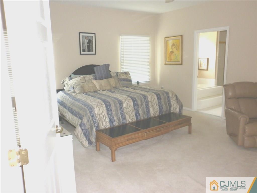 94 Chichester Road Monroe Township, NJ 08831 - Photo 5 of 20 Gallery Image 5