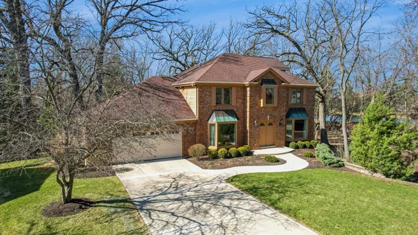 $1,200,000 | 1655 White Pines Court, Naperville, IL 60563