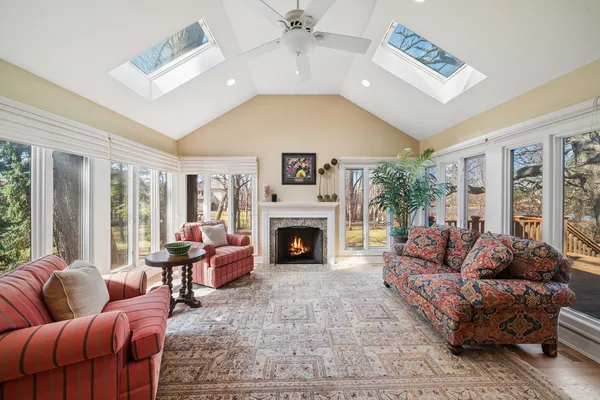 $1,200,000 | 1655 White Pines Court, Naperville, IL 60563