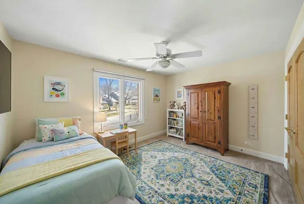 $1,200,000 | 1655 White Pines Court, Naperville, IL 60563