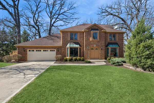 $1,200,000 | 1655 White Pines Court, Naperville, IL 60563