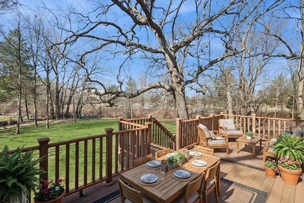 $1,200,000 | 1655 White Pines Court, Naperville, IL 60563