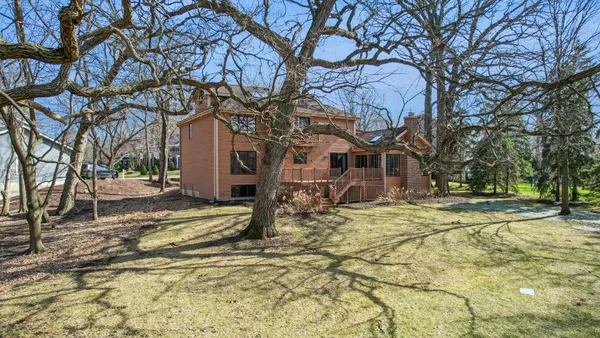 $1,200,000 | 1655 White Pines Court, Naperville, IL 60563