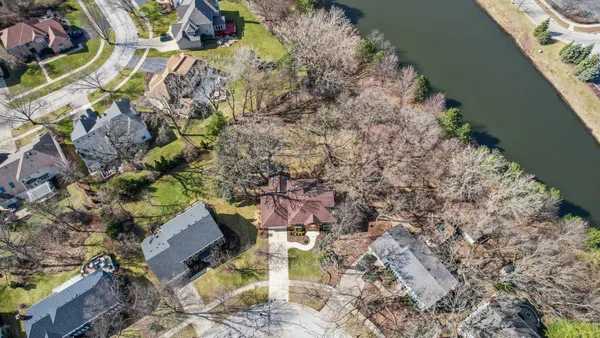 $1,200,000 | 1655 White Pines Court, Naperville, IL 60563