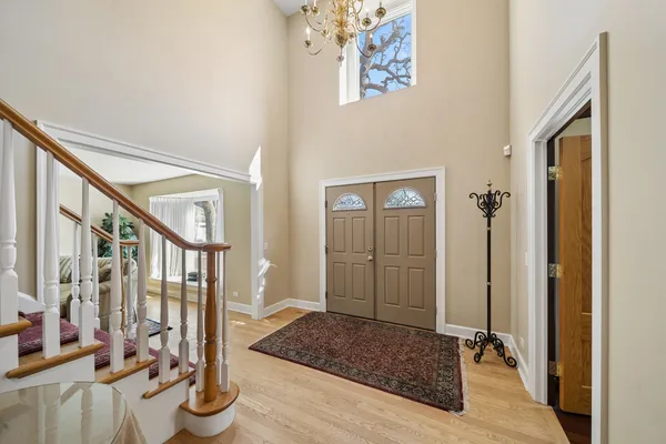 $1,200,000 | 1655 White Pines Court, Naperville, IL 60563