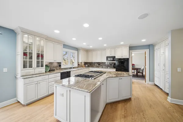 $1,200,000 | 1655 White Pines Court, Naperville, IL 60563