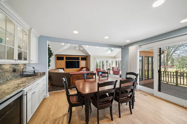 $1,200,000 | 1655 White Pines Court, Naperville, IL 60563