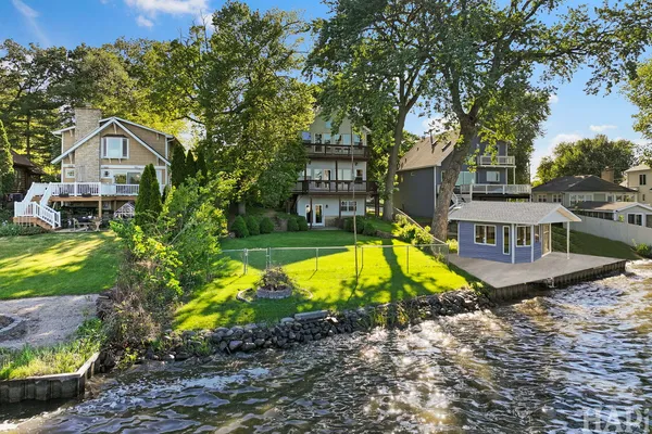 $695,000 | 9 Lakeside Lane, Fox Lake, IL 60020