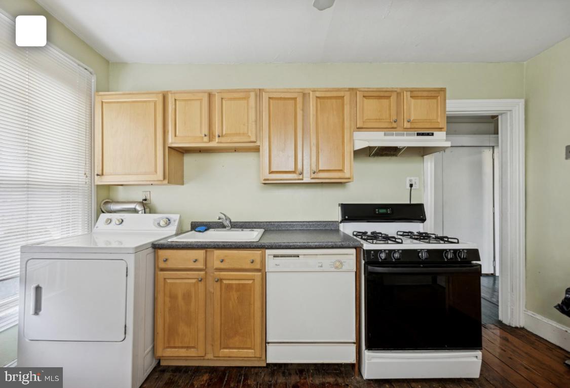 30 West Chester Pike Ridley Park, PA 19078 - Photo 4 of 6 Kitchen