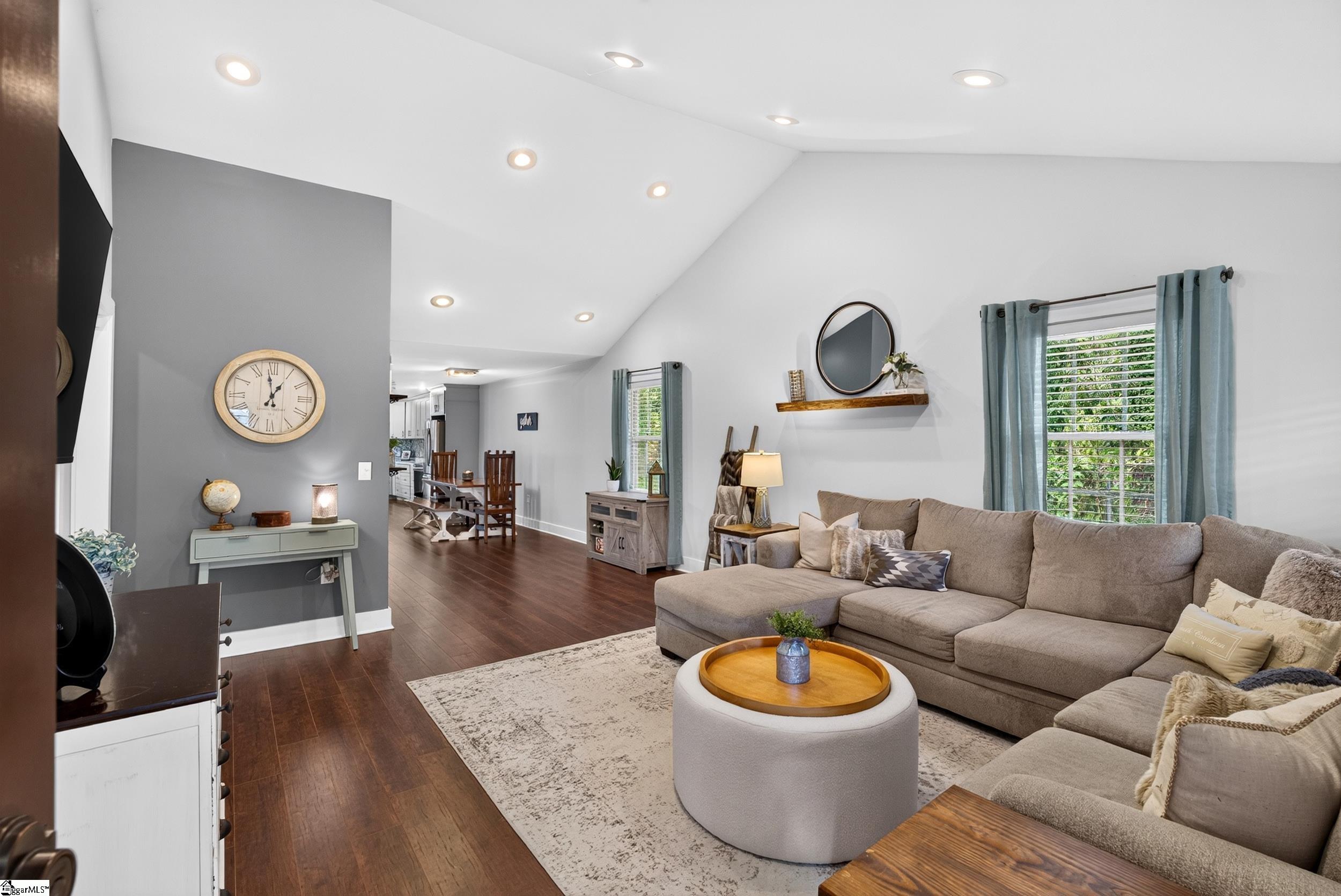 1020 Jacobs Road Greenville, SC 29605 - Photo 5 of 21 Gallery Image 5