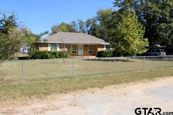 $235,000 | 307 Lowry Street, Arp, TX 75750