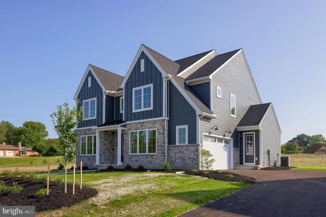 $824,900 | 836 Wheatfield Lane, Lebanon, PA 17042