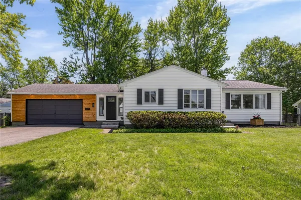 $299,900 | 12 West Parkway, Victor, NY 14564