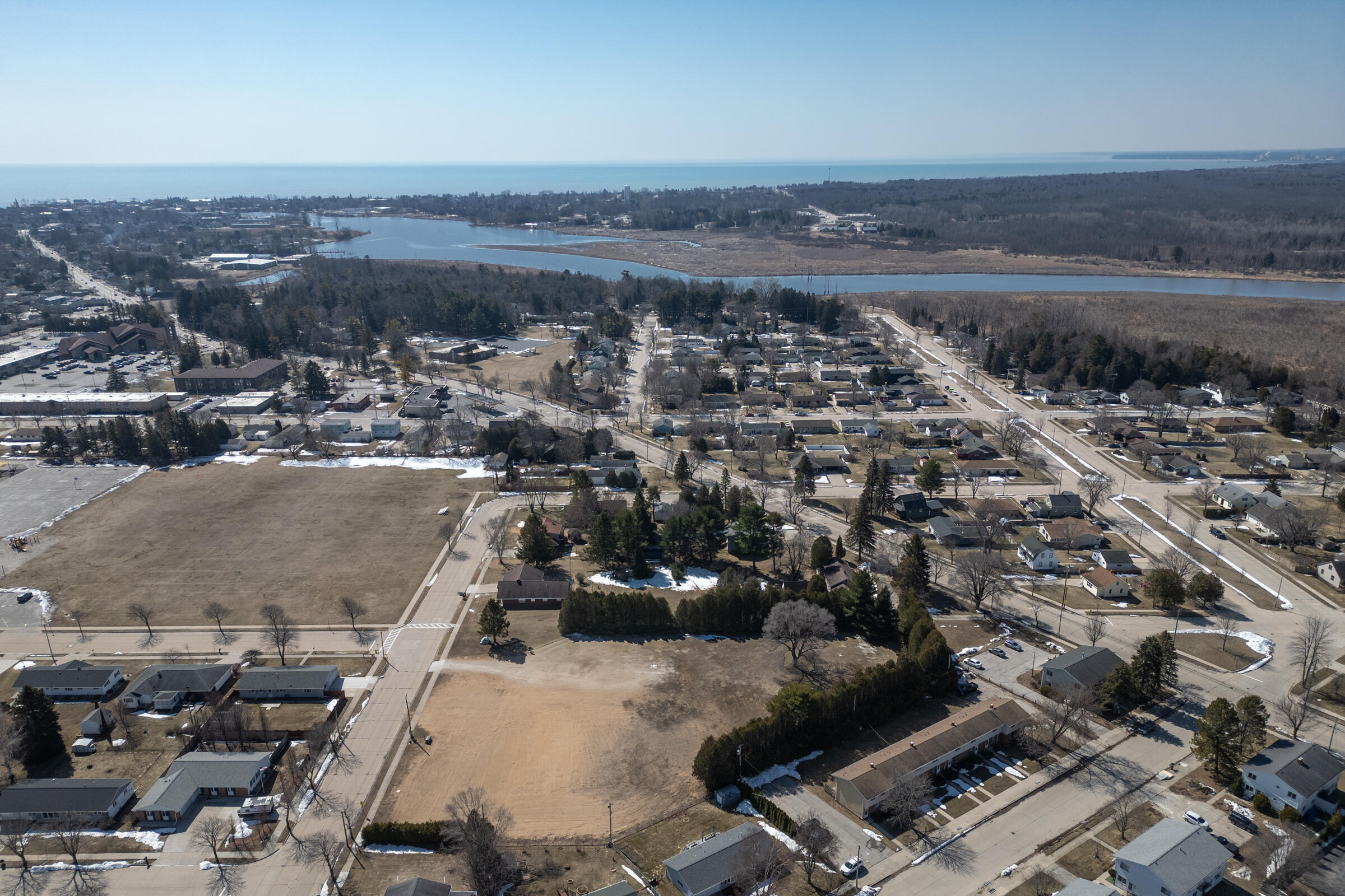 3612 Bellevue Place Two Rivers, WI 54241 - Photo 17 of 28 3612-BellevuePl-124