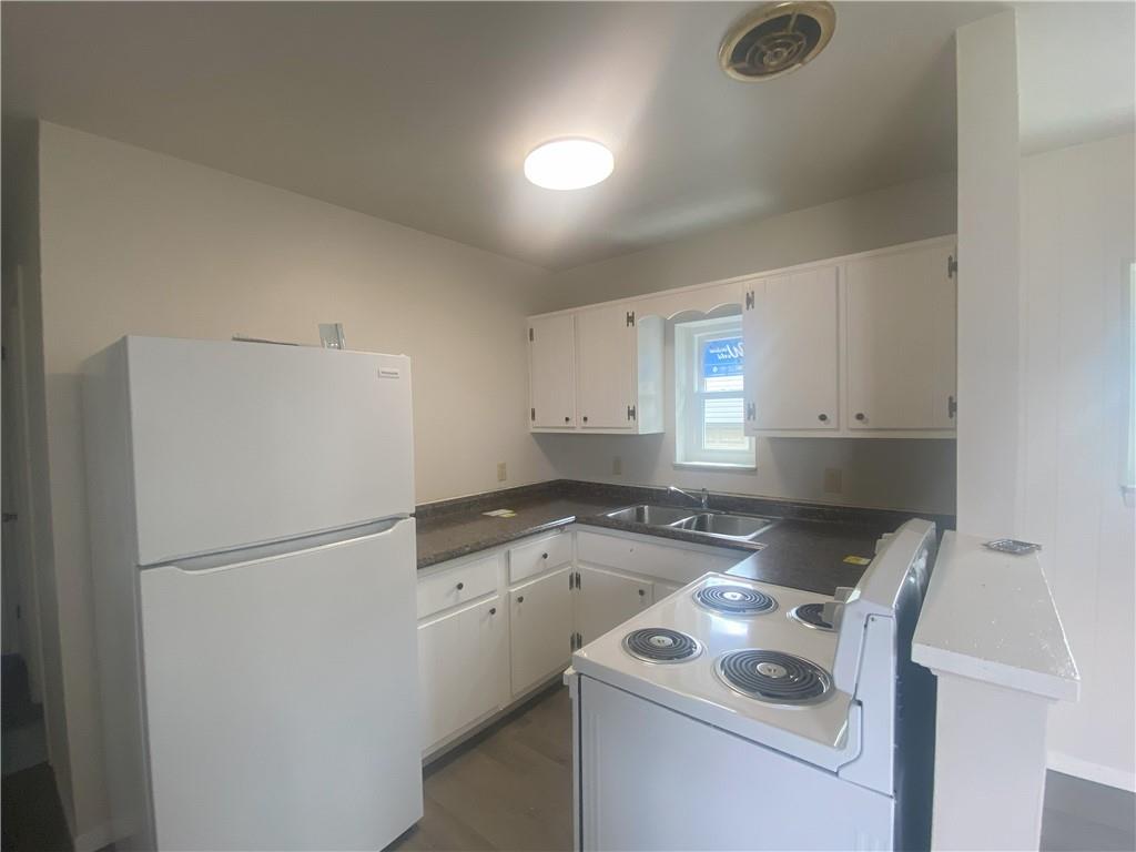 319 Spring Street, Unit D Latrobe, PA 15650 - Photo 3 of 10