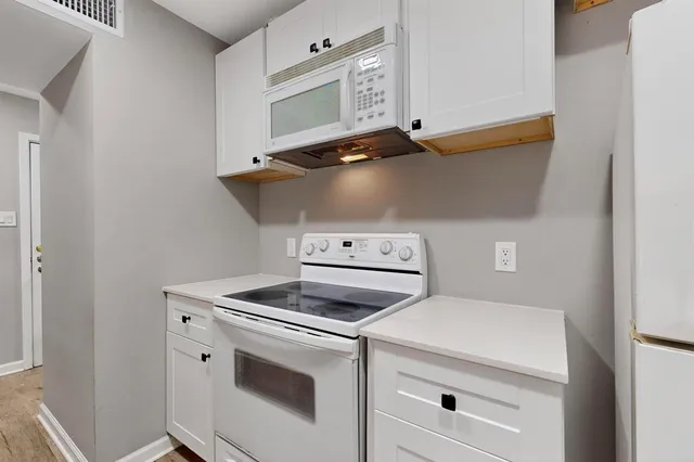 a close up view of washer and dryer