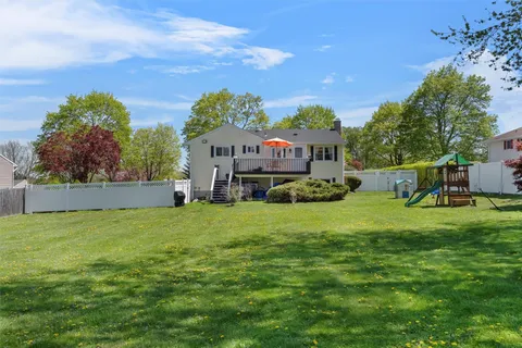 $725,000 | 3189 Quinlan Street, Yorktown Heights, NY 10598