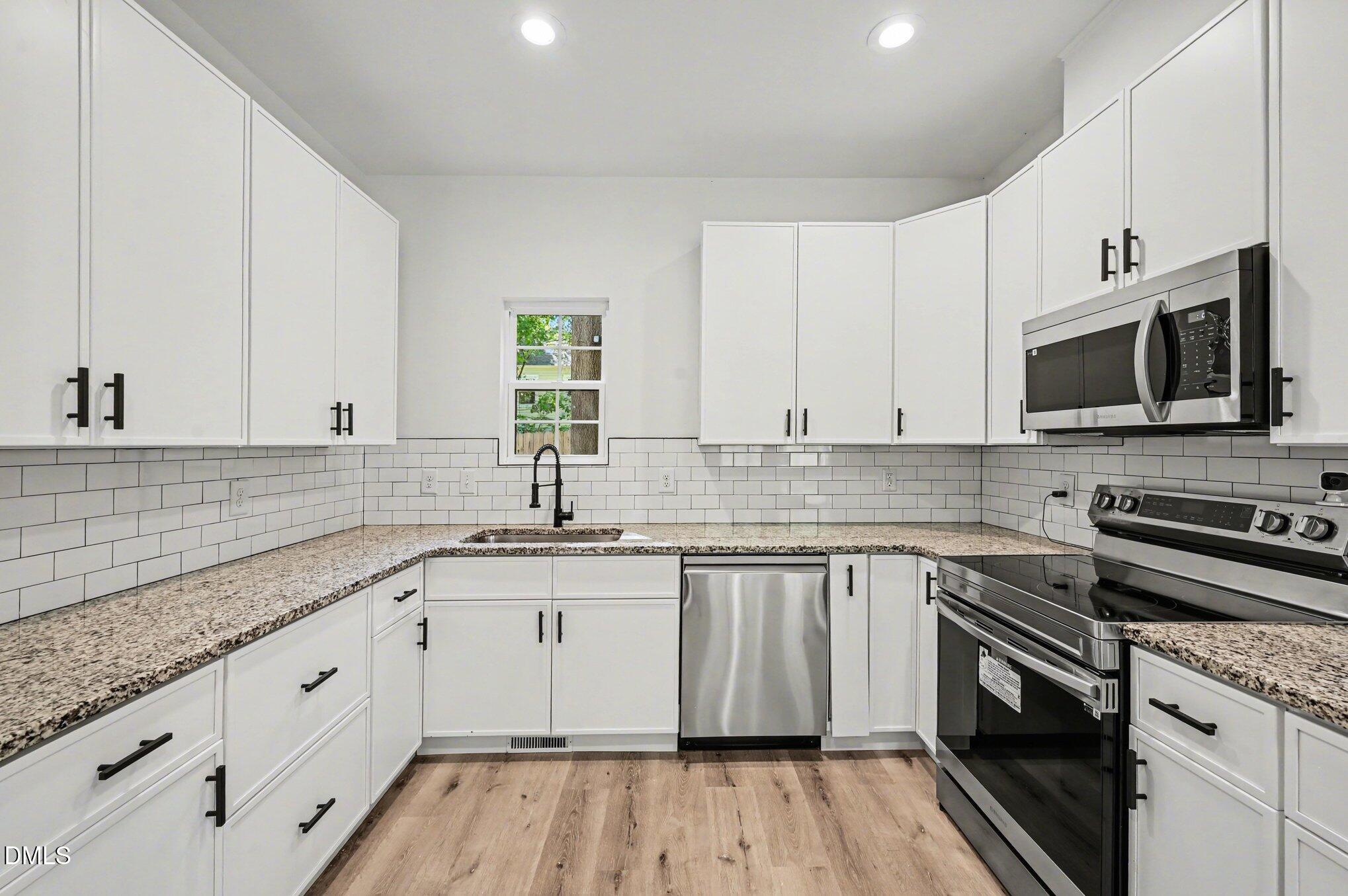 2513 Rochelle Street Durham, NC 27703 - Photo 3 of 15 004_file_7542