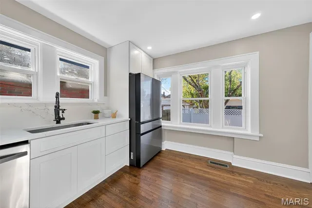 $297,500 | 3922 Burgen Avenue, St. Louis, MO 63116