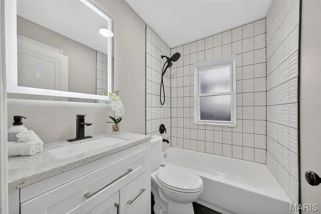 $297,500 | 3922 Burgen Avenue, St. Louis, MO 63116