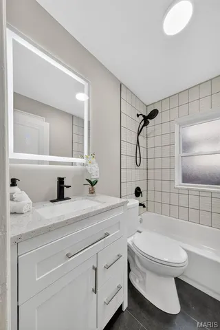 $297,500 | 3922 Burgen Avenue, St. Louis, MO 63116