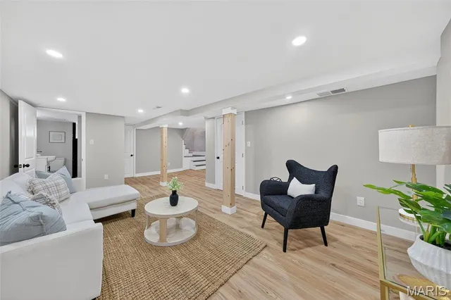 $297,500 | 3922 Burgen Avenue, St. Louis, MO 63116