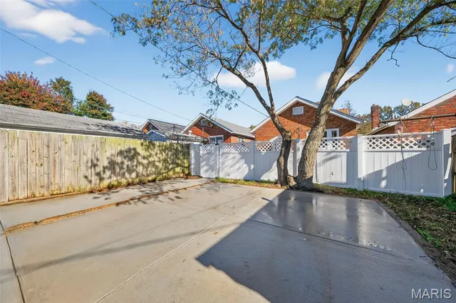 $297,500 | 3922 Burgen Avenue, St. Louis, MO 63116