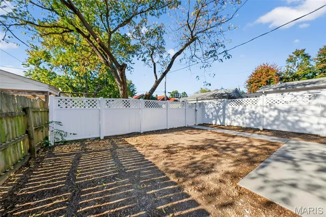 $297,500 | 3922 Burgen Avenue, St. Louis, MO 63116
