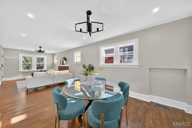 $297,500 | 3922 Burgen Avenue, St. Louis, MO 63116