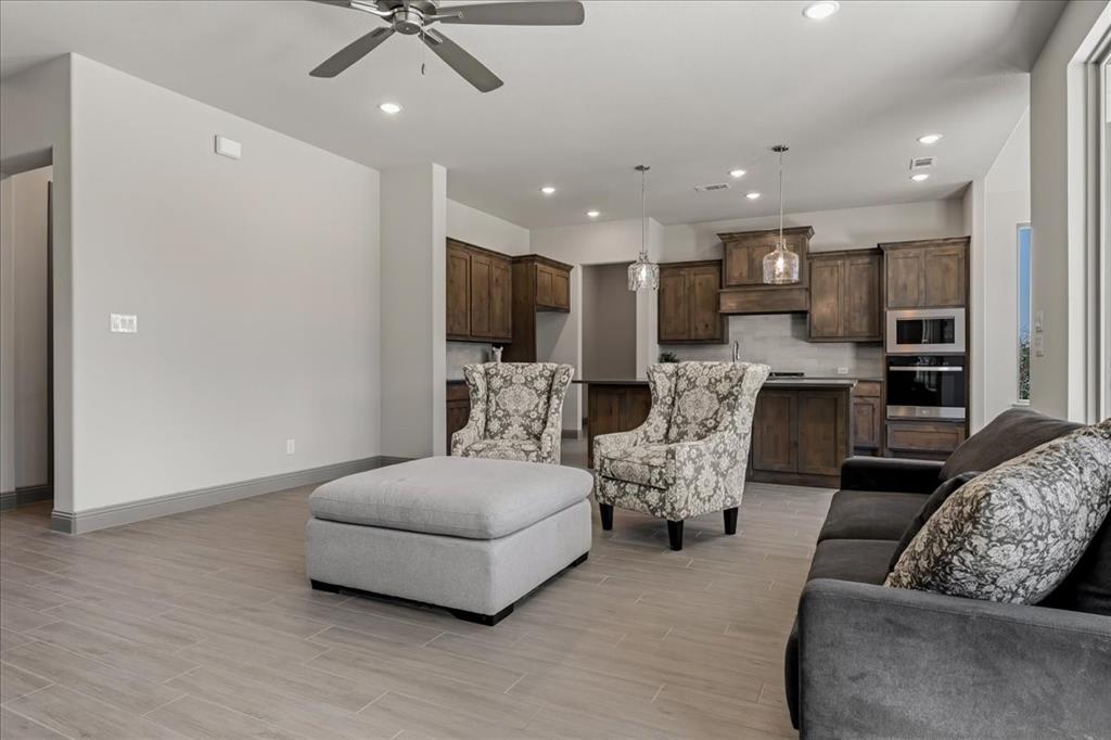 131 Spring Valley Road Paradise, TX 76073 - Photo 4 of 37 Gallery Image 4