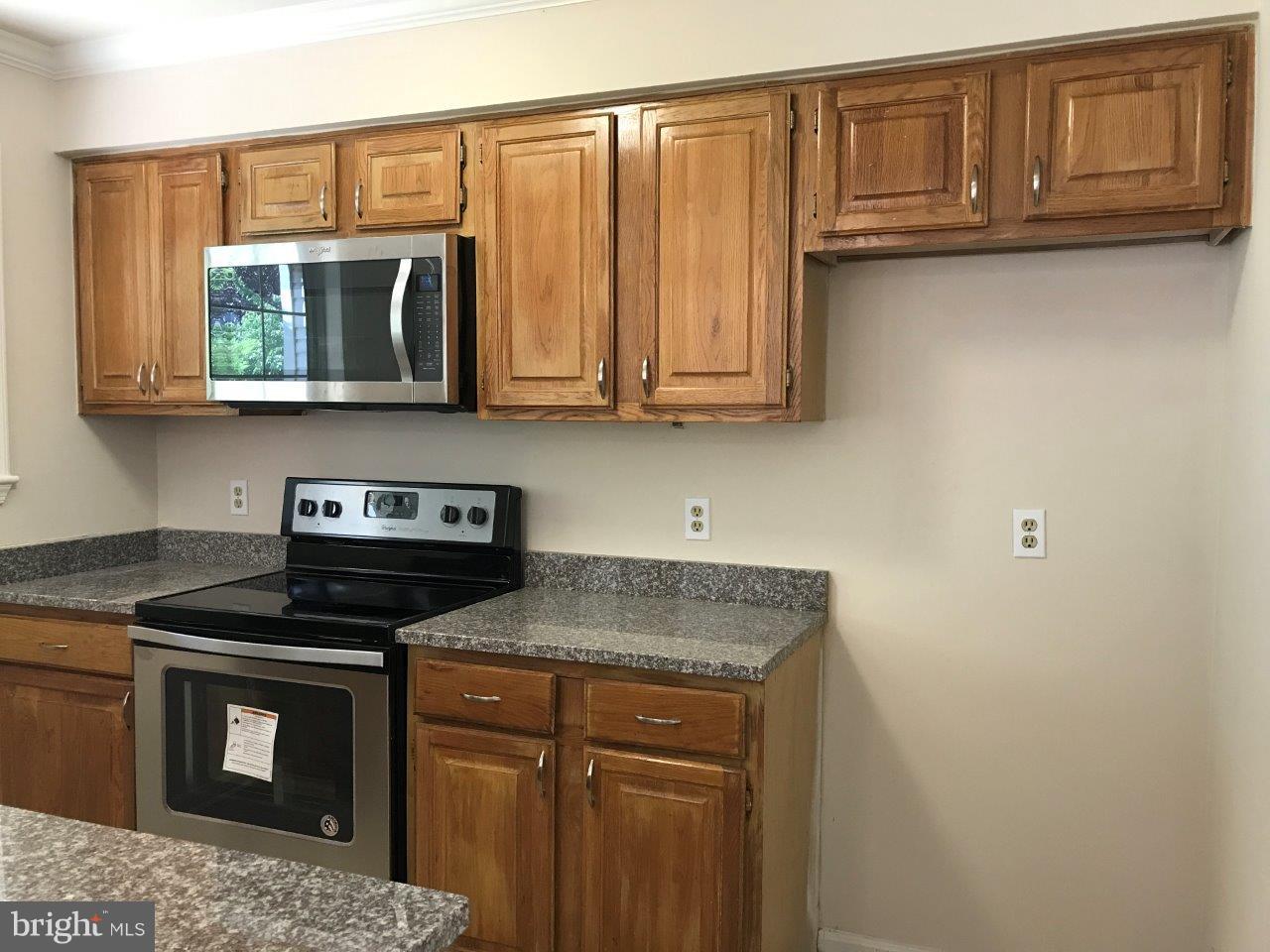7804 Spinnaker Road, Unit 534 Laurel, MD 20707 - Photo 11 of 19 Kitchen