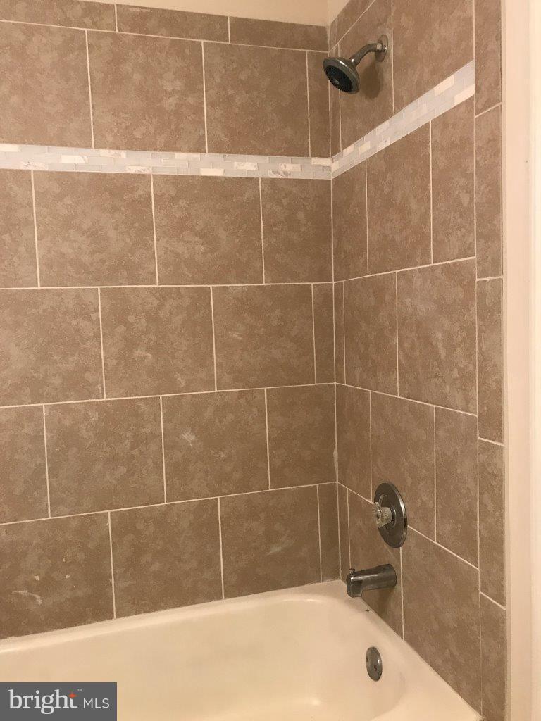 7804 Spinnaker Road, Unit 534 Laurel, MD 20707 - Photo 14 of 19 Bath (Master)